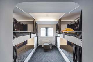 Хостелы Metro Hostel Киев Кровать в общем 4-местном номере для мужчин и женщин-6