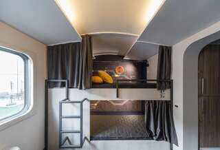 Хостелы Metro Hostel Киев Кровать в общем 4-местном номере для мужчин и женщин-9